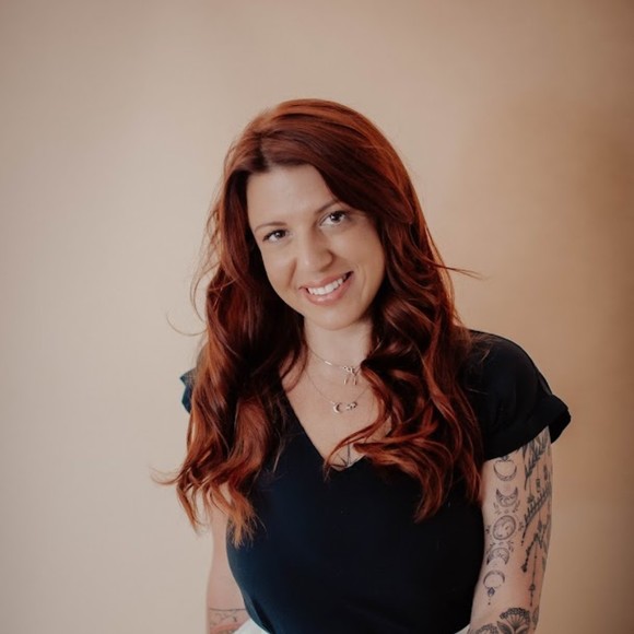 Meet your Posher, Nicole - Picture 1 of 1